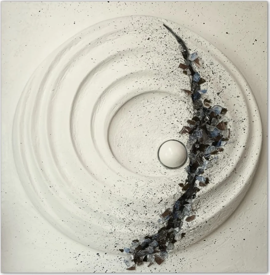Dettaglio materico di La Ferita Genera Luce, opera di Giada Russo